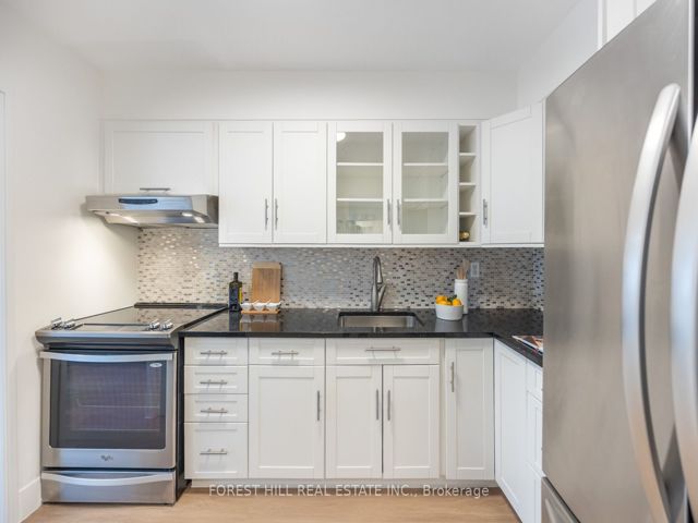 915 - 360 Ridelle Ave