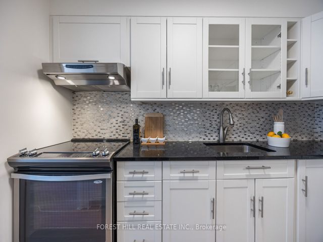 915 - 360 Ridelle Ave