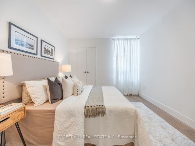 915 - 360 Ridelle Ave