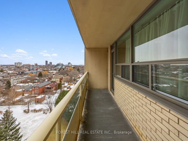 915 - 360 Ridelle Ave