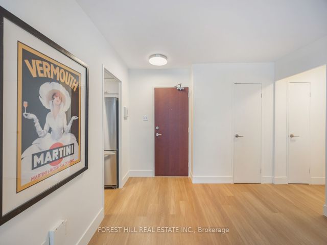 915 - 360 Ridelle Ave