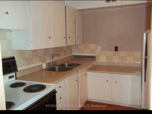 2203 - 380 Dixon Rd