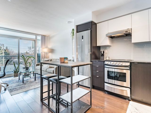 418 - 160 Flemington Rd