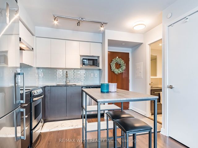 418 - 160 Flemington Rd