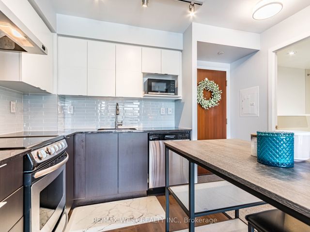 418 - 160 Flemington Rd