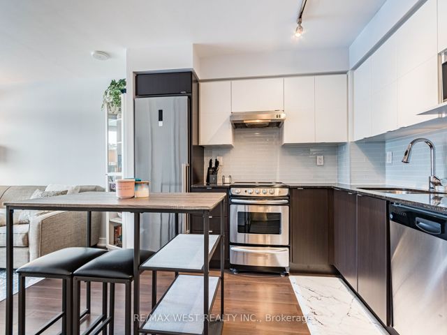 418 - 160 Flemington Rd