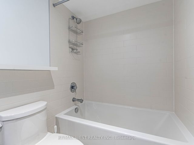 418 - 160 Flemington Rd