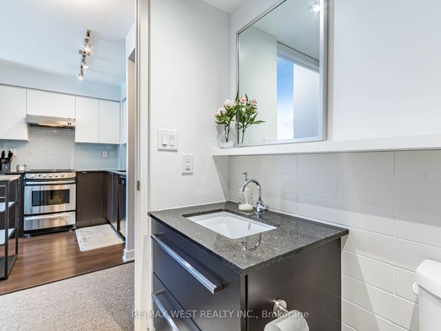 418 - 160 Flemington Rd