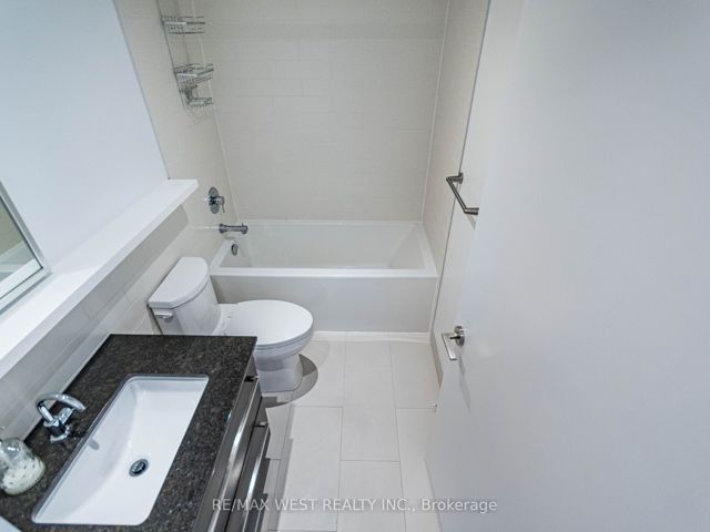 418 - 160 Flemington Rd