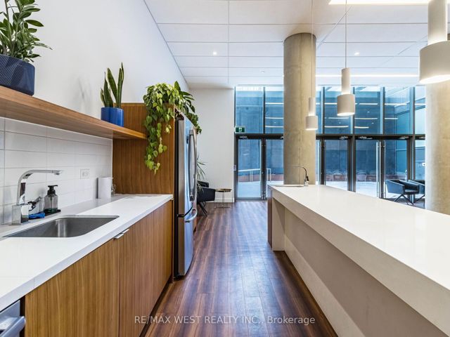 418 - 160 Flemington Rd