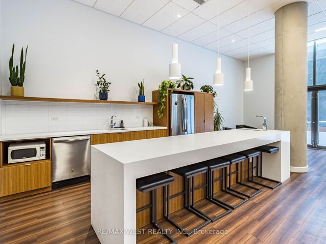 418 - 160 Flemington Rd