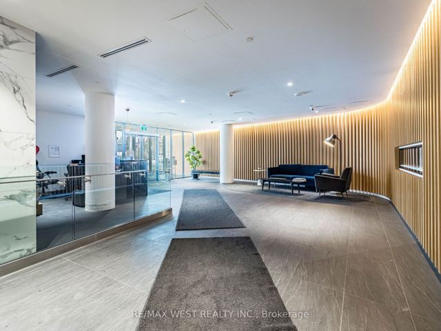 418 - 160 Flemington Rd