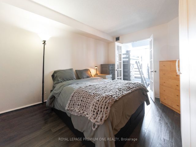 1104 - 2269 Lake Shore Blvd W Blvd