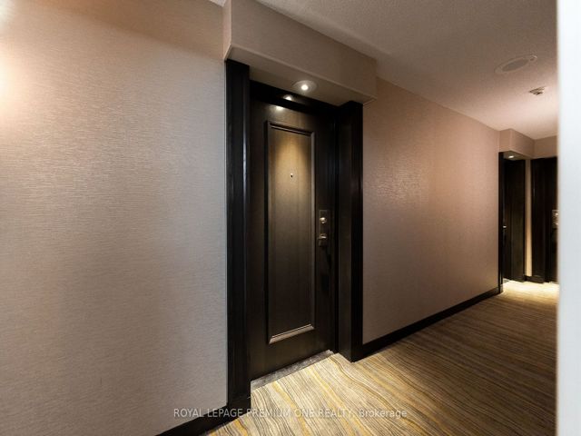 1104 - 2269 Lake Shore Blvd W Blvd
