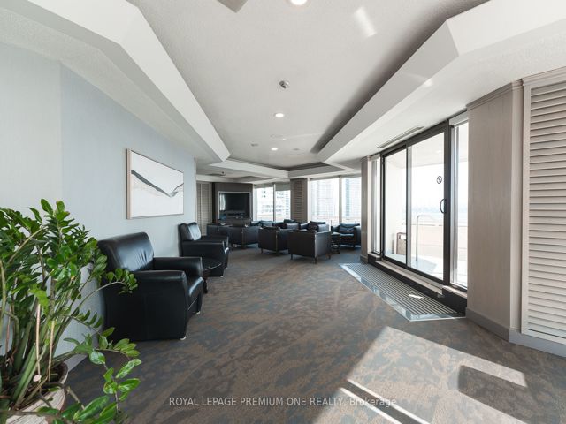 1104 - 2269 Lake Shore Blvd W Blvd