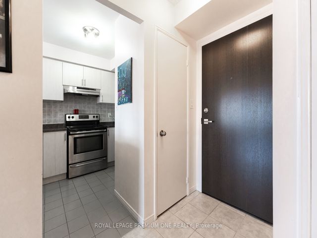 1104 - 2269 Lake Shore Blvd W Blvd