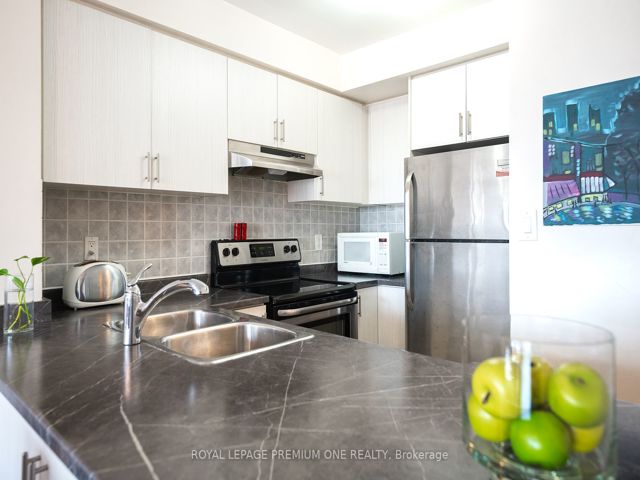 1104 - 2269 Lake Shore Blvd W Blvd