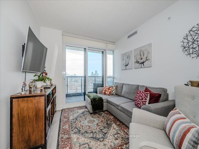 926 - 26 Gibbs Rd