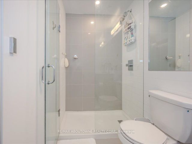 926 - 26 Gibbs Rd