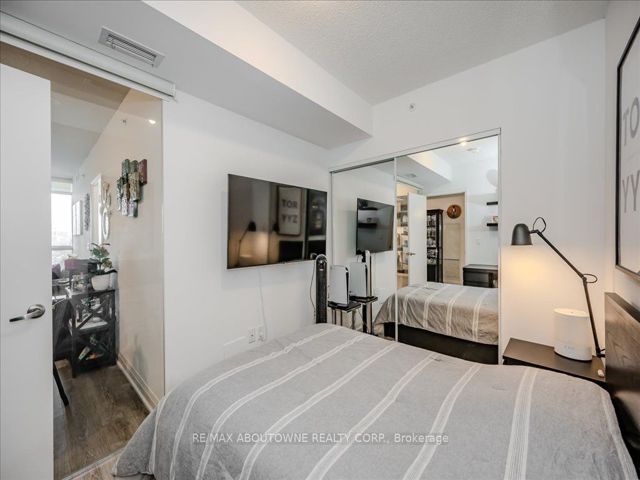 926 - 26 Gibbs Rd