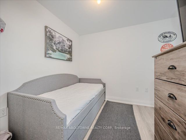 926 - 26 Gibbs Rd
