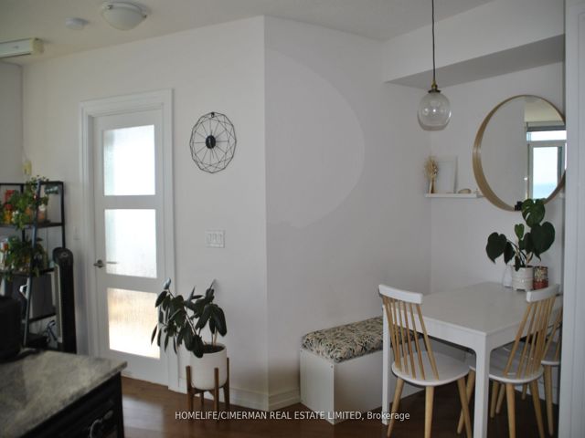 2208 - 15 Legion Rd S