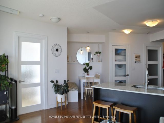 2208 - 15 Legion Rd S