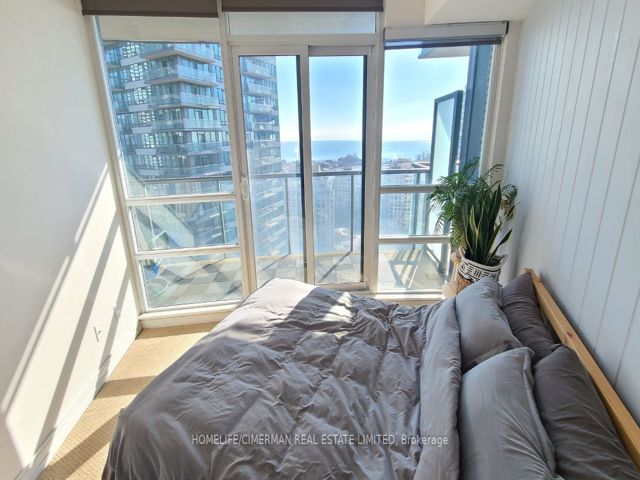 2208 - 15 Legion Rd S