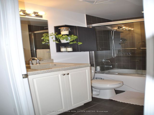 2208 - 15 Legion Rd S