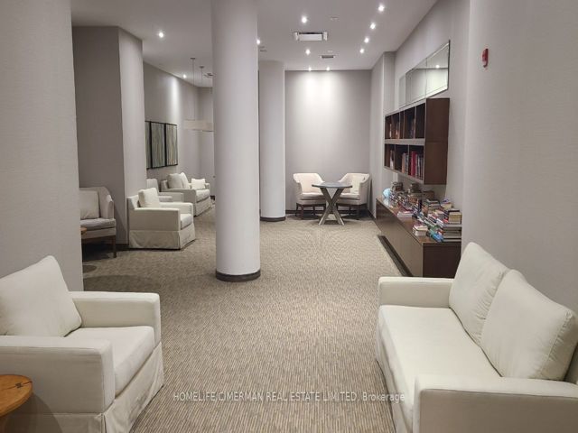2208 - 15 Legion Rd S