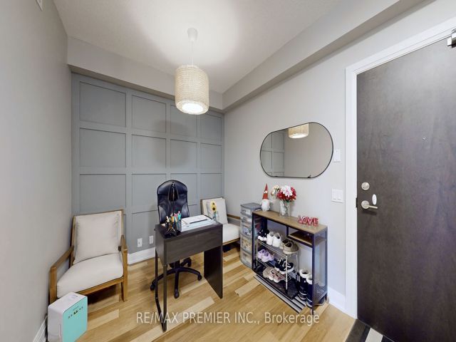 404 - 10 Park Lawn Rd