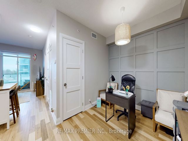 404 - 10 Park Lawn Rd