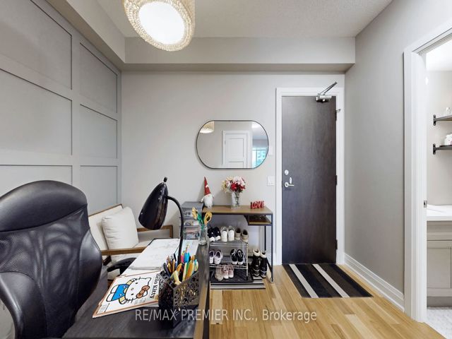 404 - 10 Park Lawn Rd