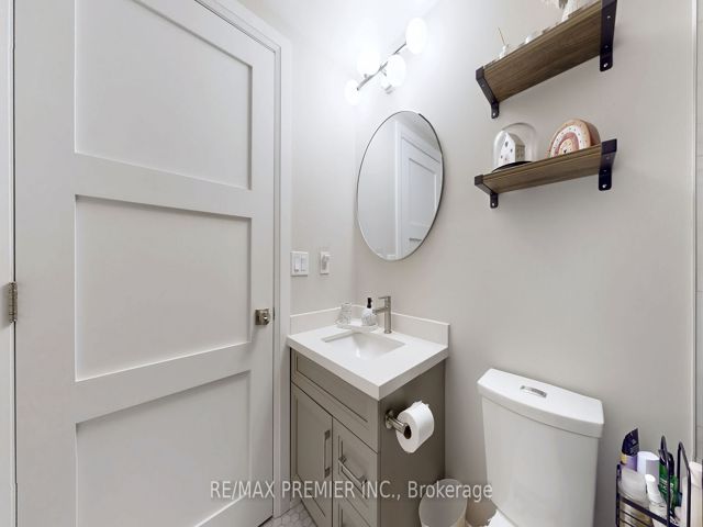 404 - 10 Park Lawn Rd