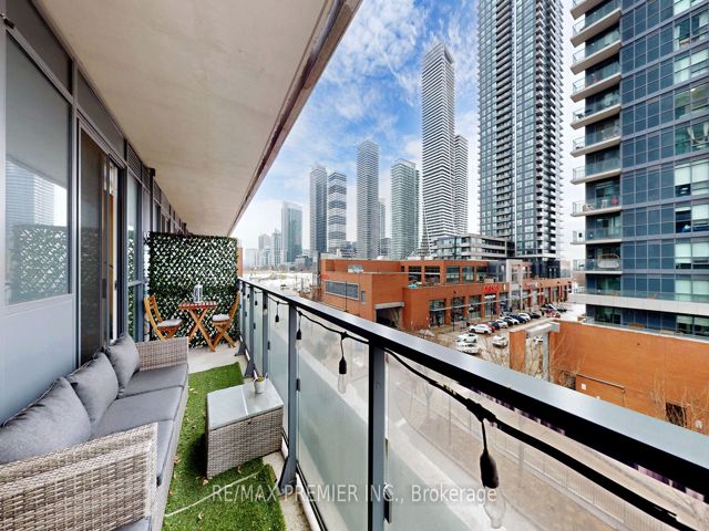 404 - 10 Park Lawn Rd