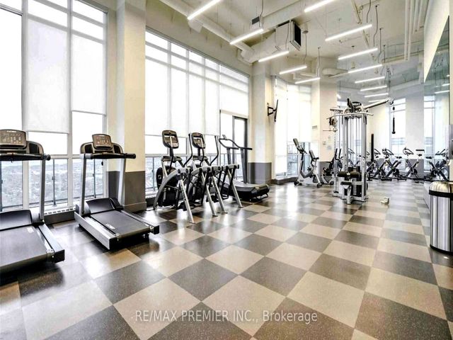 404 - 10 Park Lawn Rd