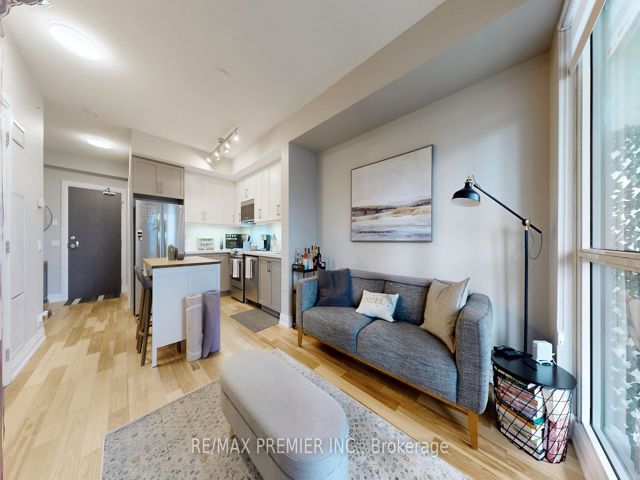 404 - 10 Park Lawn Rd