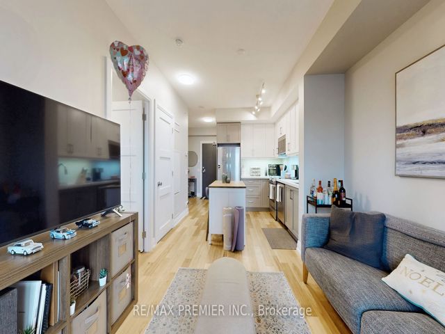 404 - 10 Park Lawn Rd