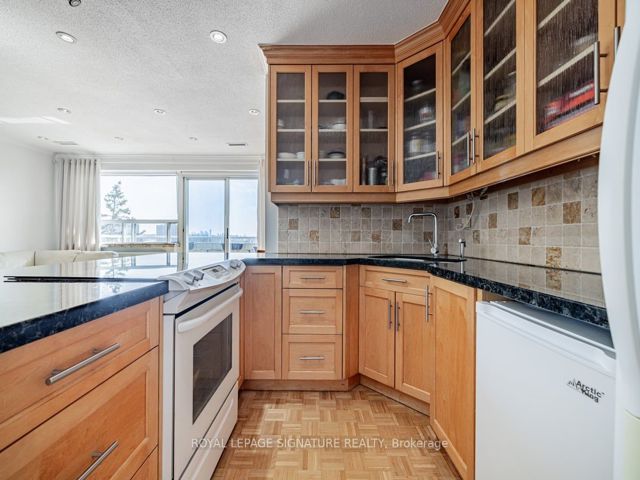 609 - 30 Allanhurst Dr