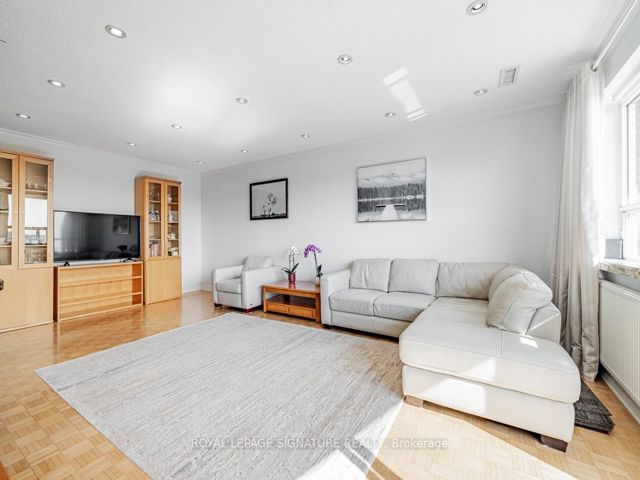 609 - 30 Allanhurst Dr