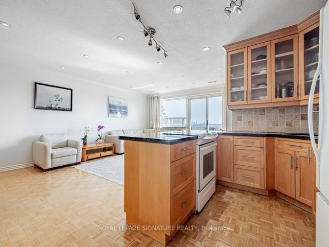 609 - 30 Allanhurst Dr