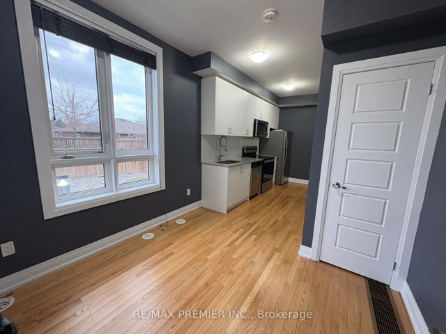 55 - 719 Lawrence Ave