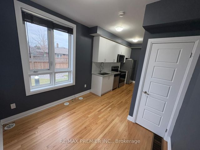 55 - 719 Lawrence Ave