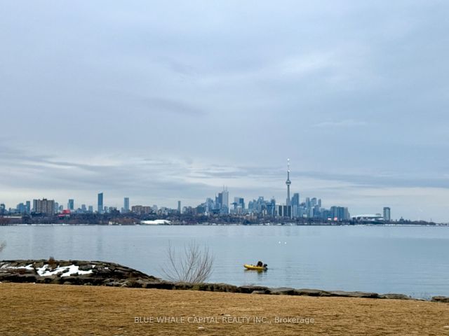 1211 - 38 Annie Craig Dr