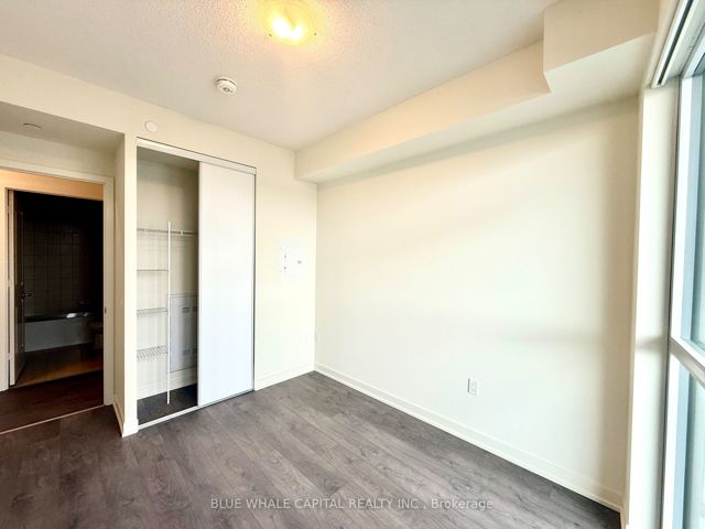 1211 - 38 Annie Craig Dr