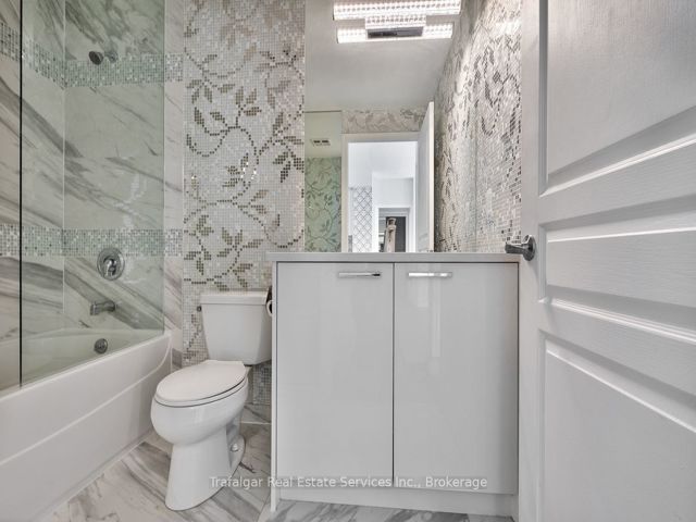 1105 - 5 Marine Parade Dr