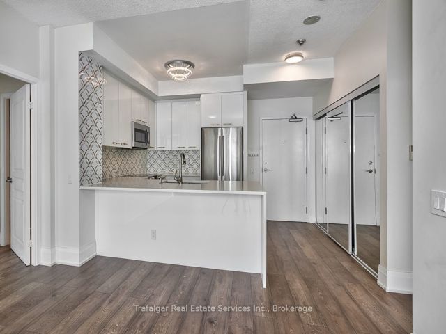 1105 - 5 Marine Parade Dr