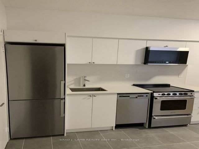 203 - 28 Maynard Ave W