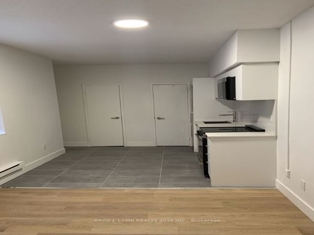 203 - 28 Maynard Ave W