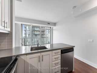 1302 - 15 Zorra St